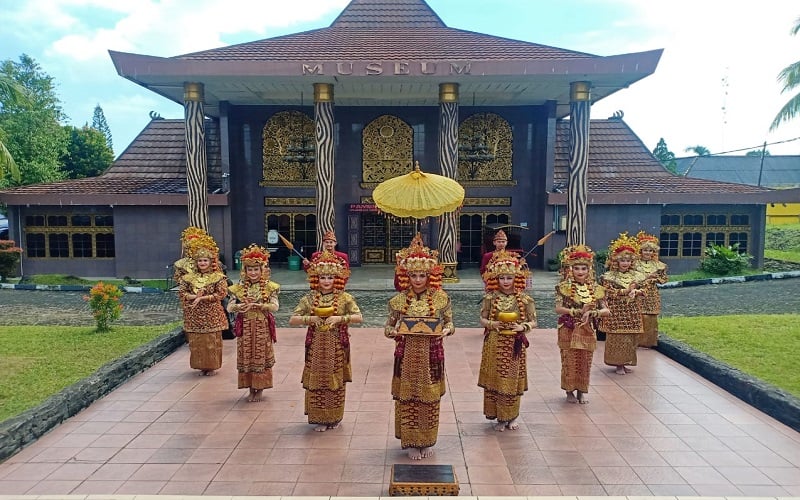 Tari Gending Sriwijaya